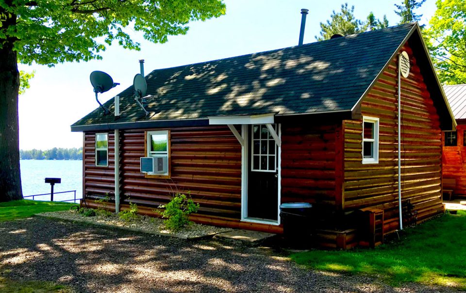 Cabin 3 at Chief Lake Lodge