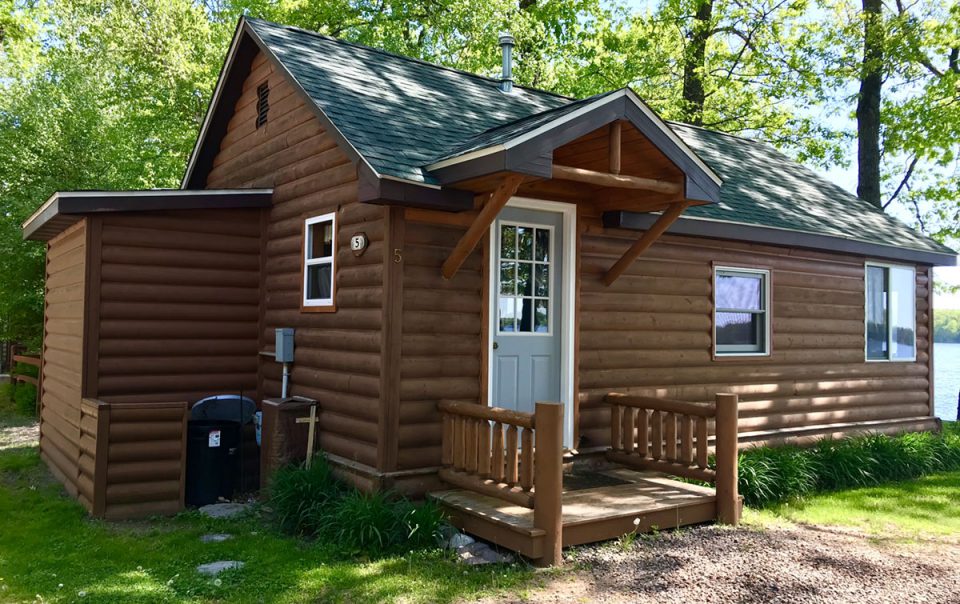 Cabin 5 at Chief Lake Lodge